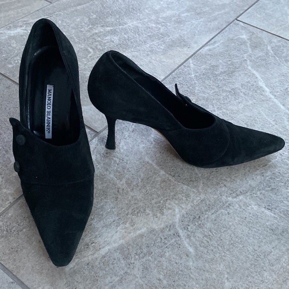 Manolo Blahnik Black Suede Pointed Toe Leather Heels With Button Detail Size 7.5 - Picture 2 of 7